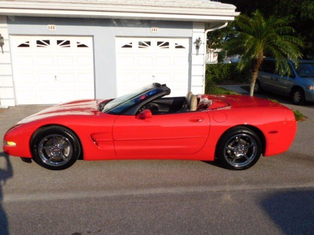 1999 red corvette